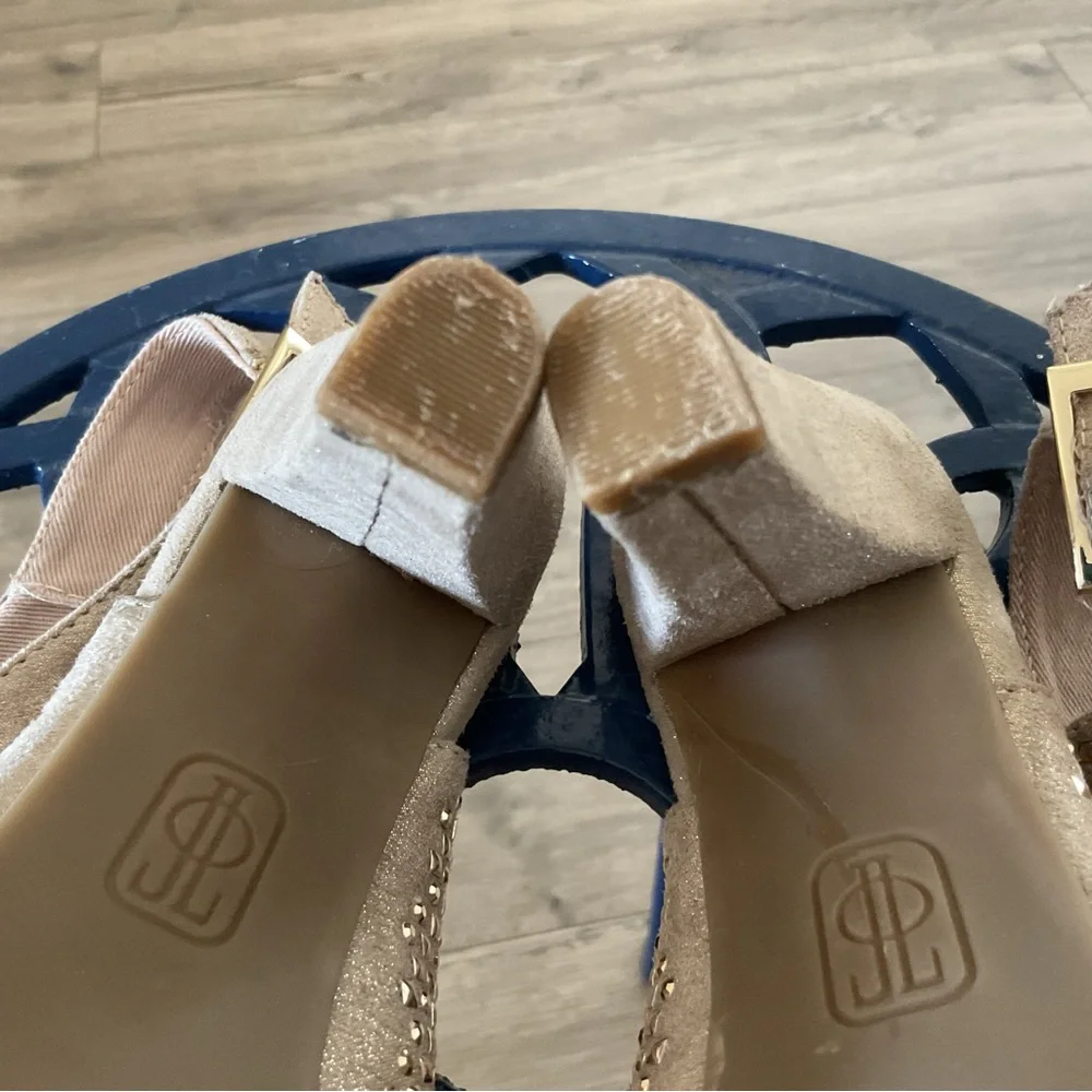 Jennifer Lopez Beige Studded Heels - Picture 11 of 12